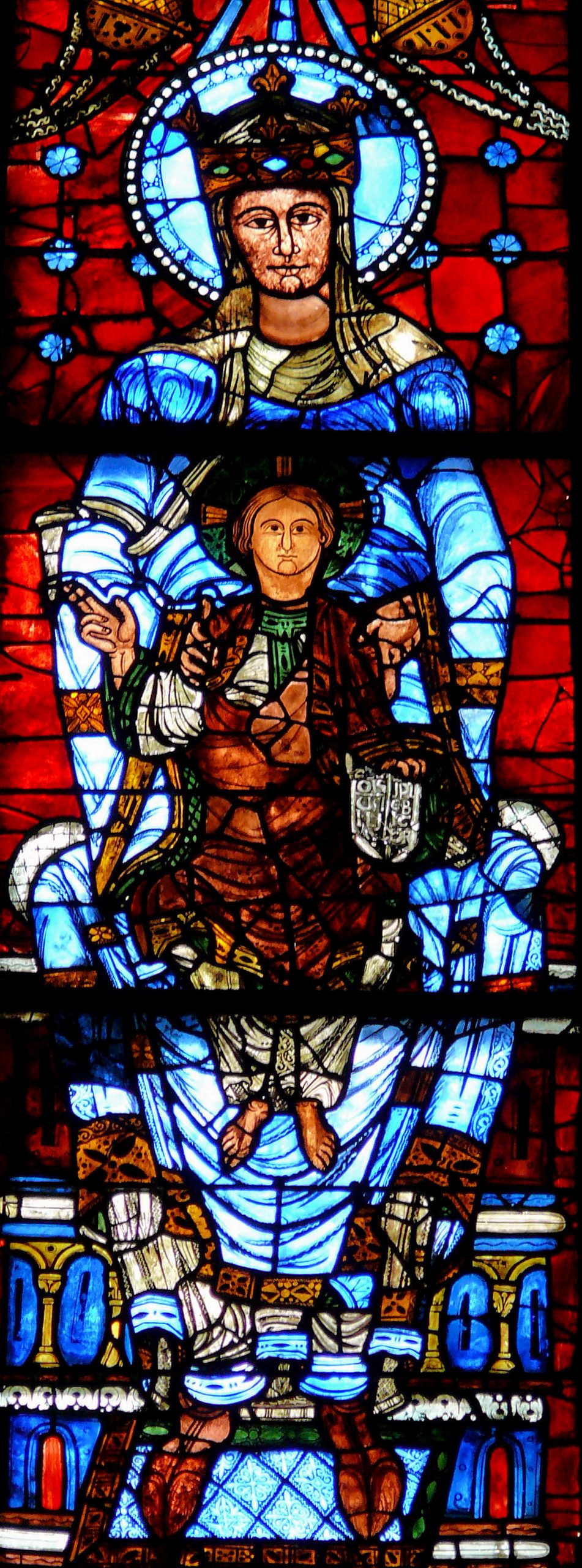 Vitrail Notre-Dame de la Belle Verrière, cathédrale de Chartres, bleu marial du XIIe siècle
