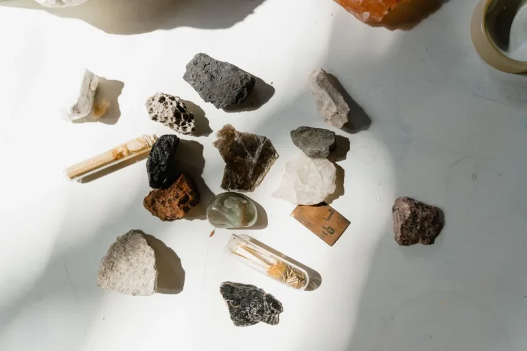 Signification des pierres : histoire, droit, minéralogie