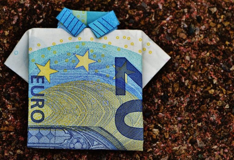 Faire ses courses hebdomadaires avec 50 € : méthode pratique