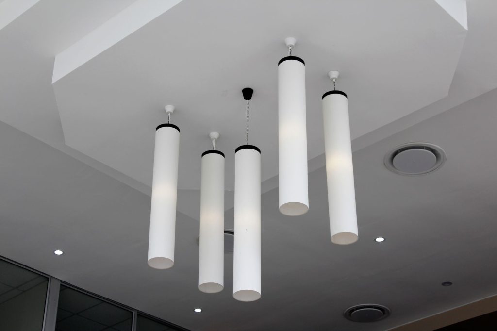 Dépoussiérer vos luminaires : une méthode simple et efficace