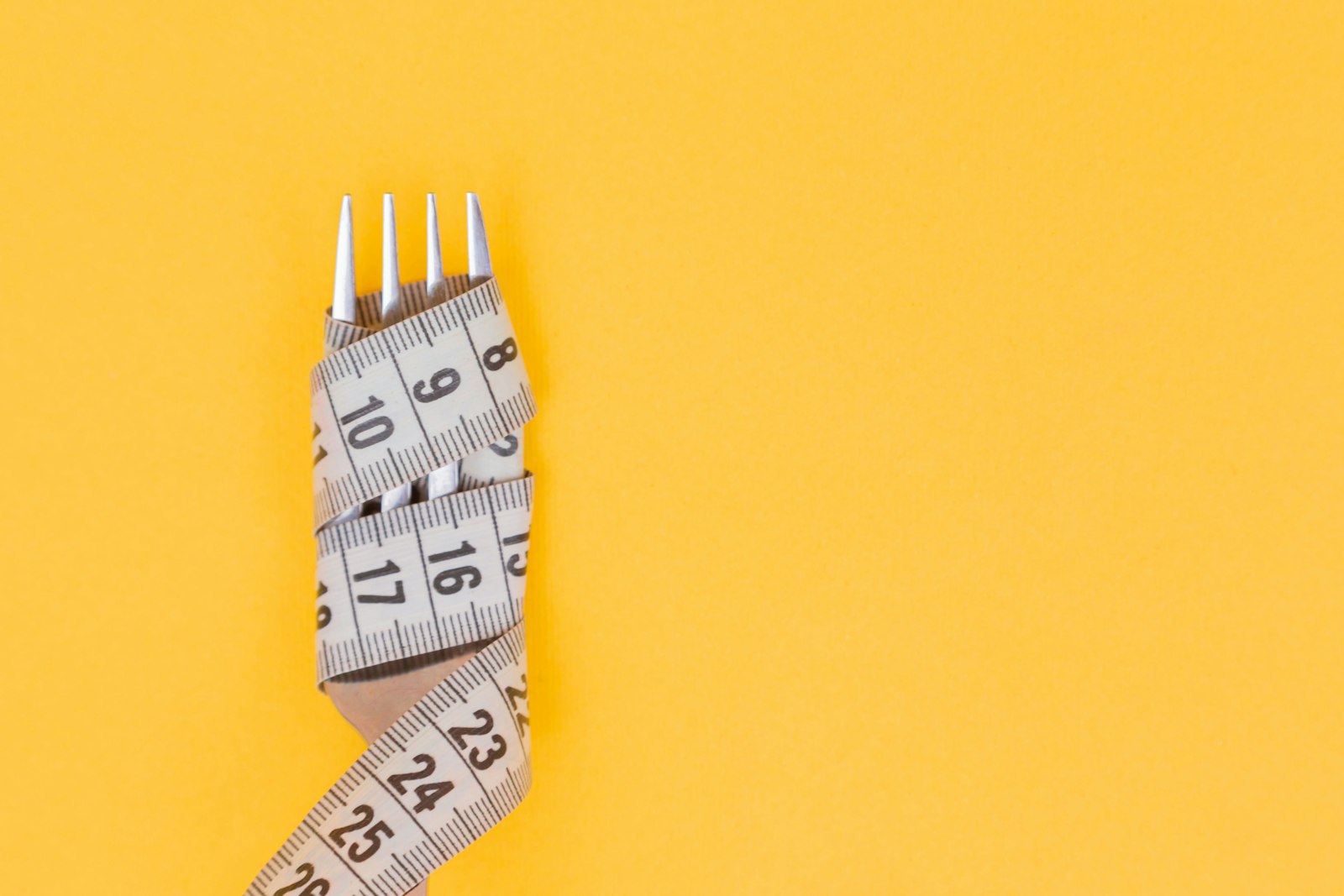 Pourquoi 19 kg de nourriture encore comestible finissent-ils à la poubelle chaque année en France ?