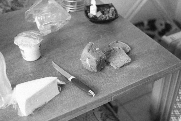 Pourquoi 19 kg de nourriture encore comestible finissent-ils à la poubelle chaque année en France ?